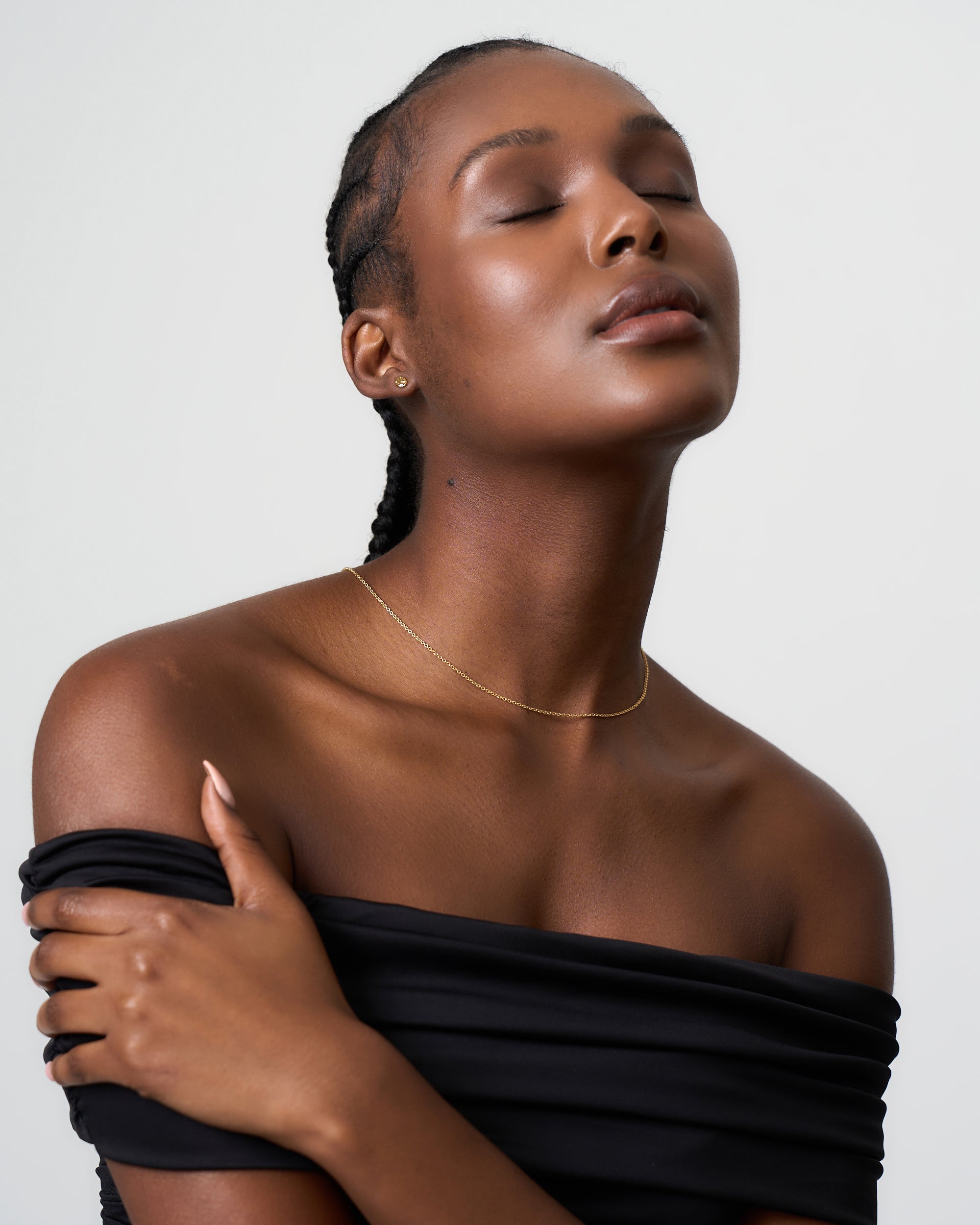 GOLD HAMMERED STUD EARRINGS