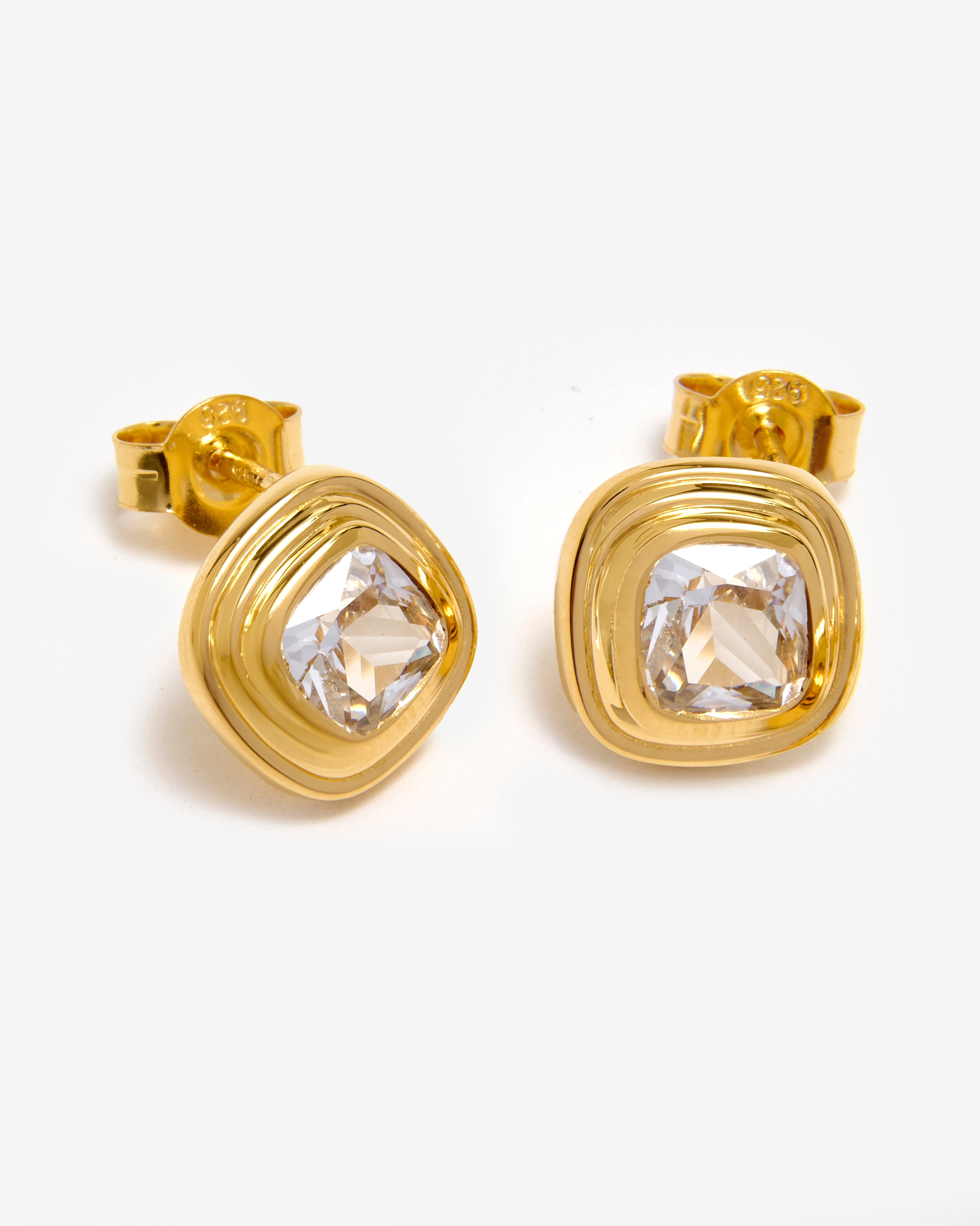 WHITE SAPPHIRE SQUOVAL DIAMOND RIDGE STUD EARRINGS