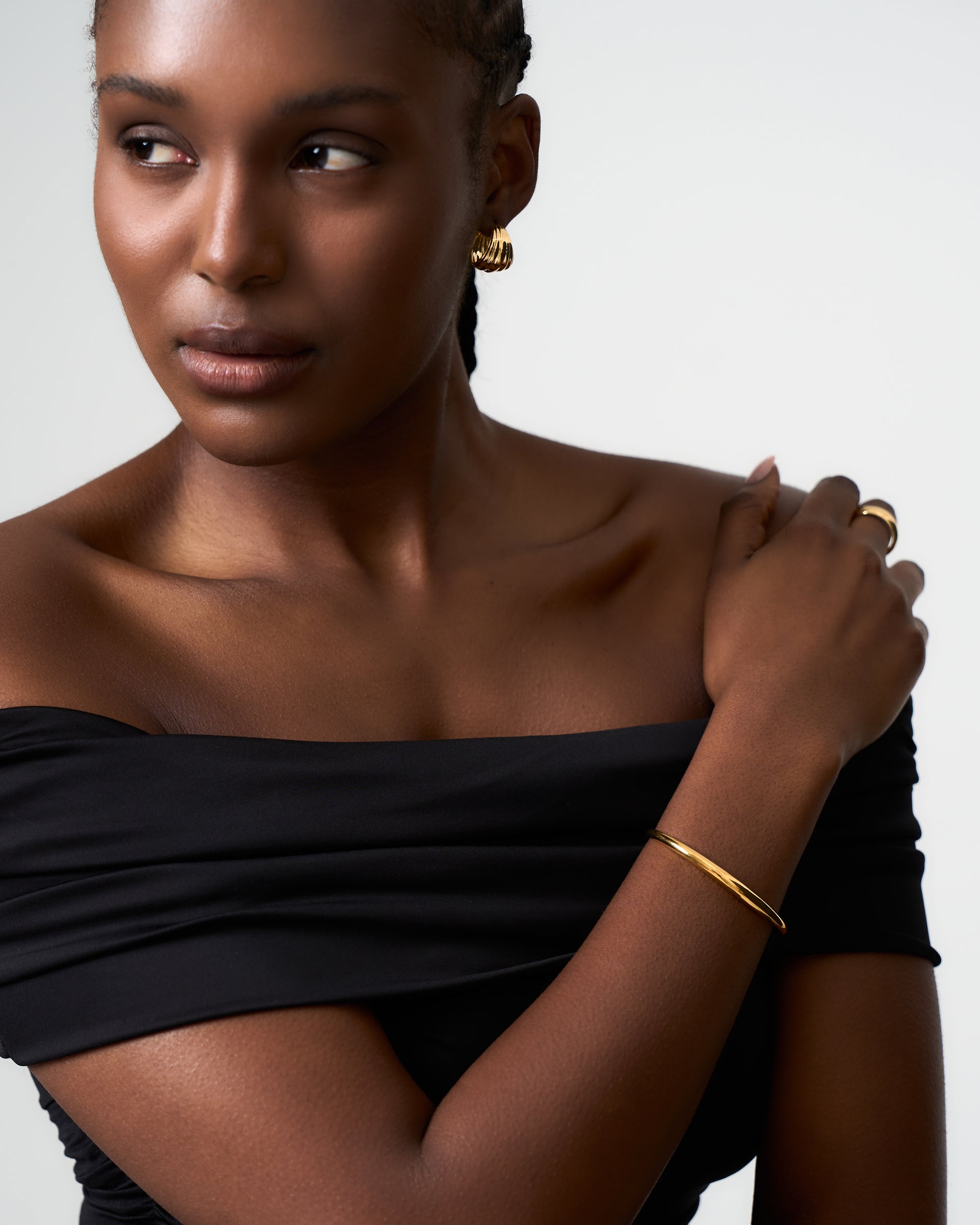 GOLD SIGNATURE CUFF BANGLE