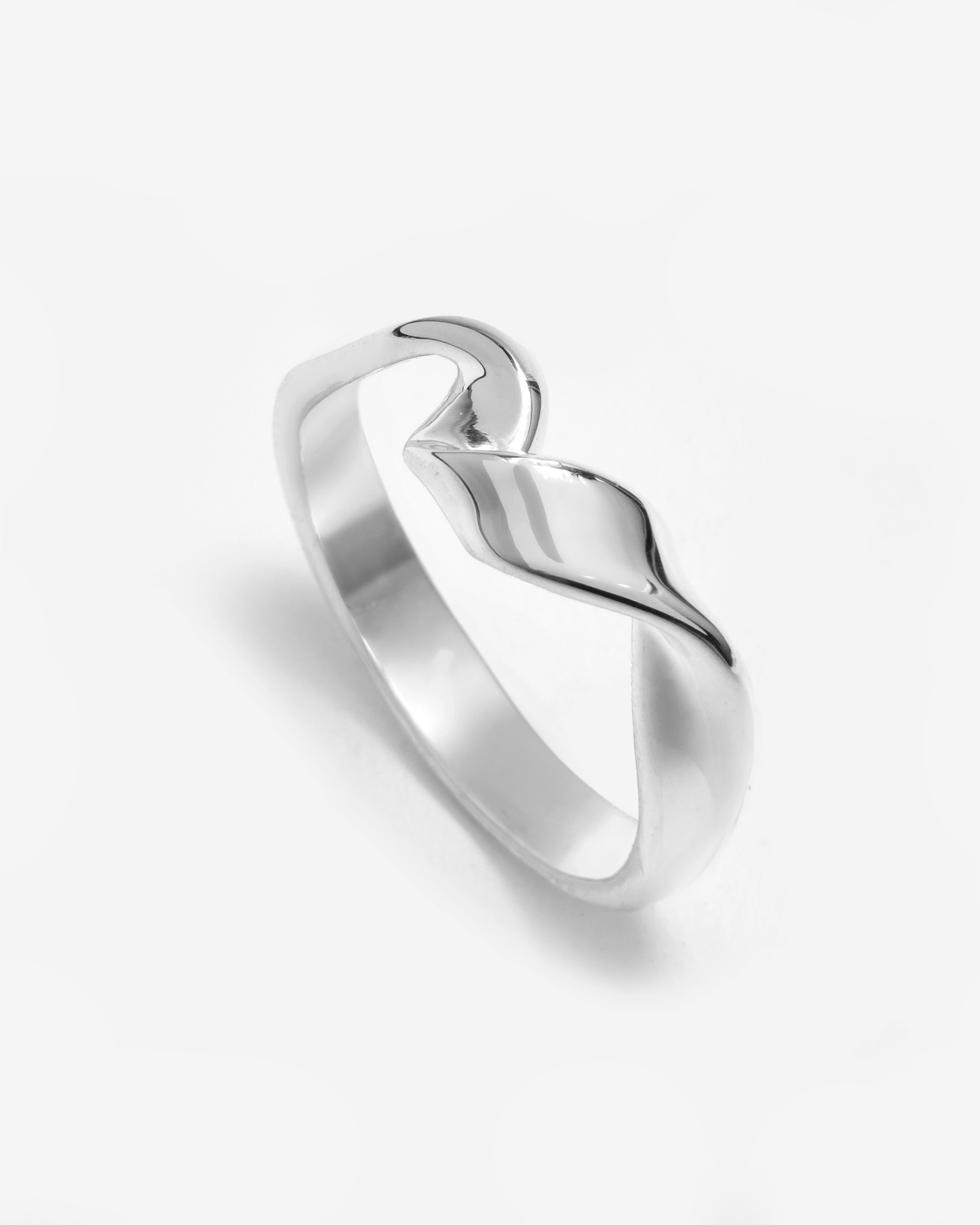 SILVER RIPPLE RING