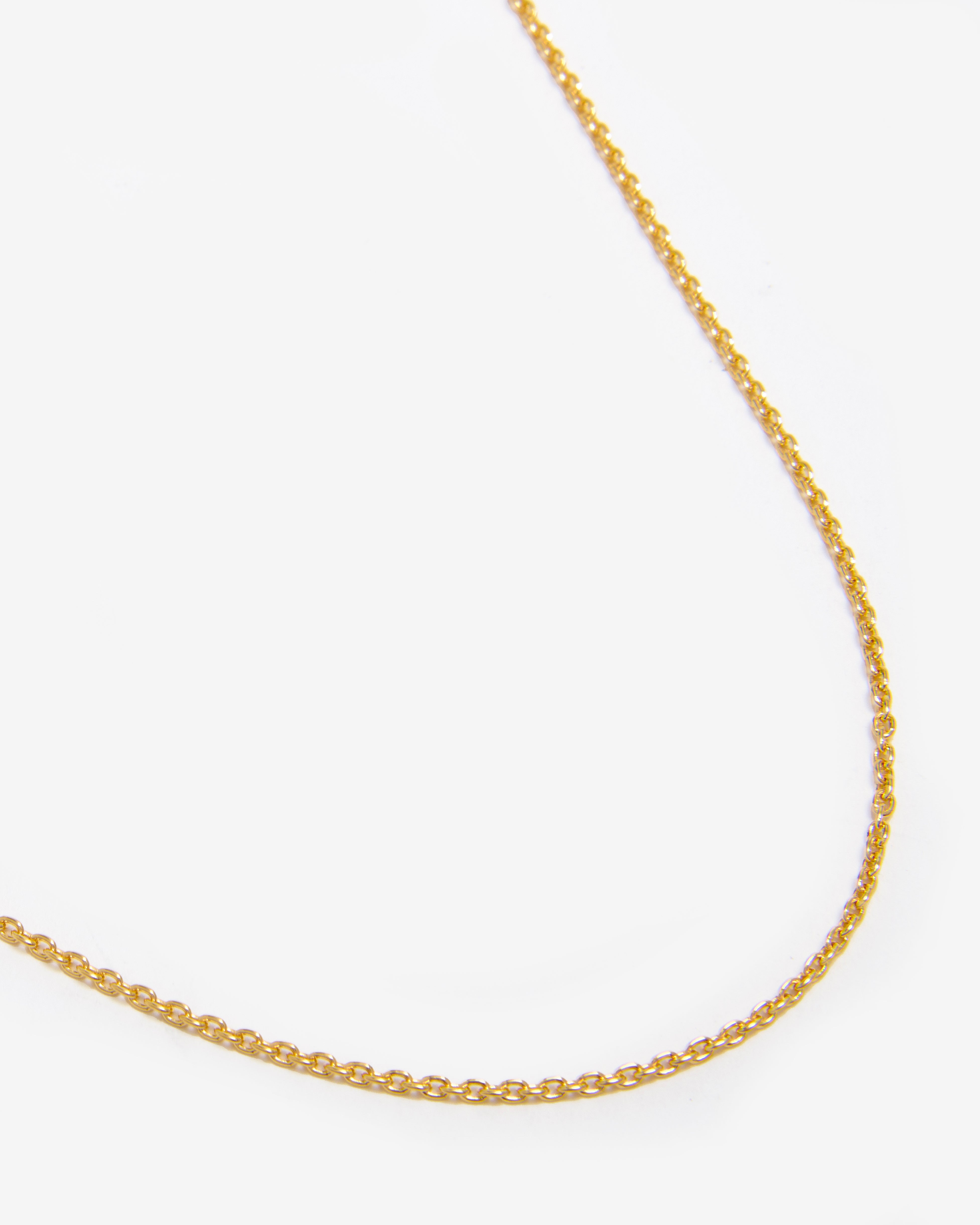 GOLD FINE CHAIN NECKLACE