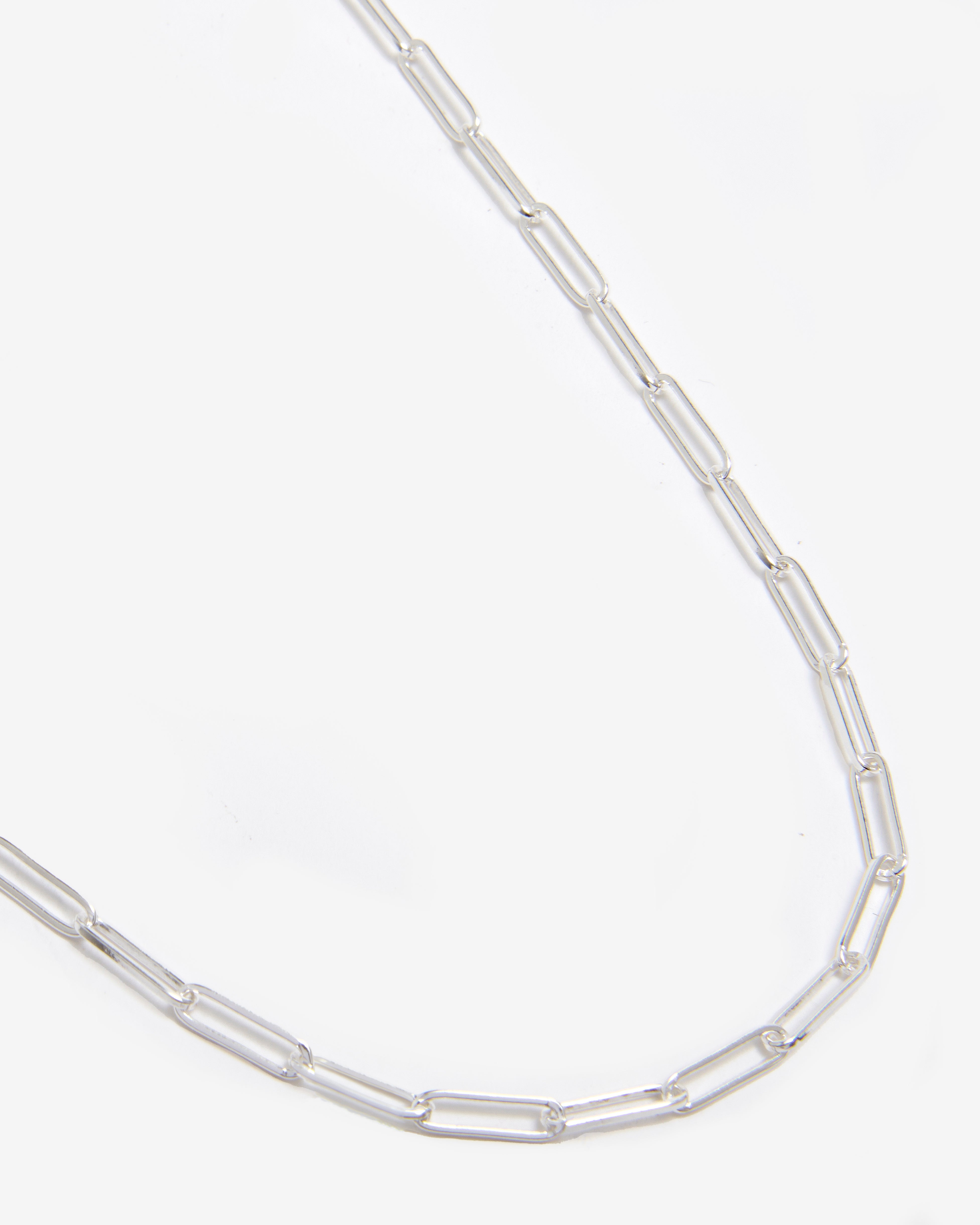 SILVER PAPERCLIP CHAIN NECKLACE - MEDIUM