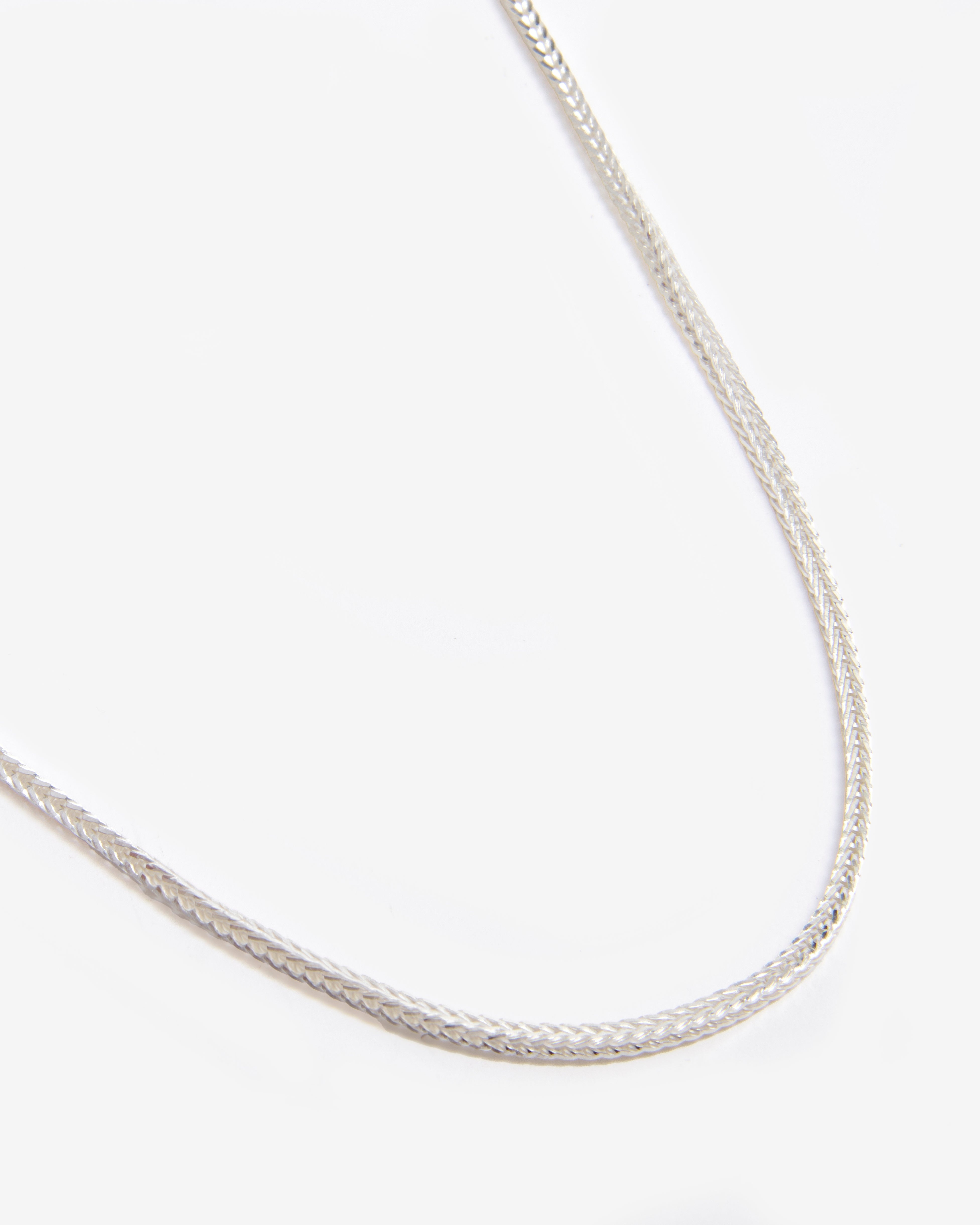 SILVER KNIT NECKLACE