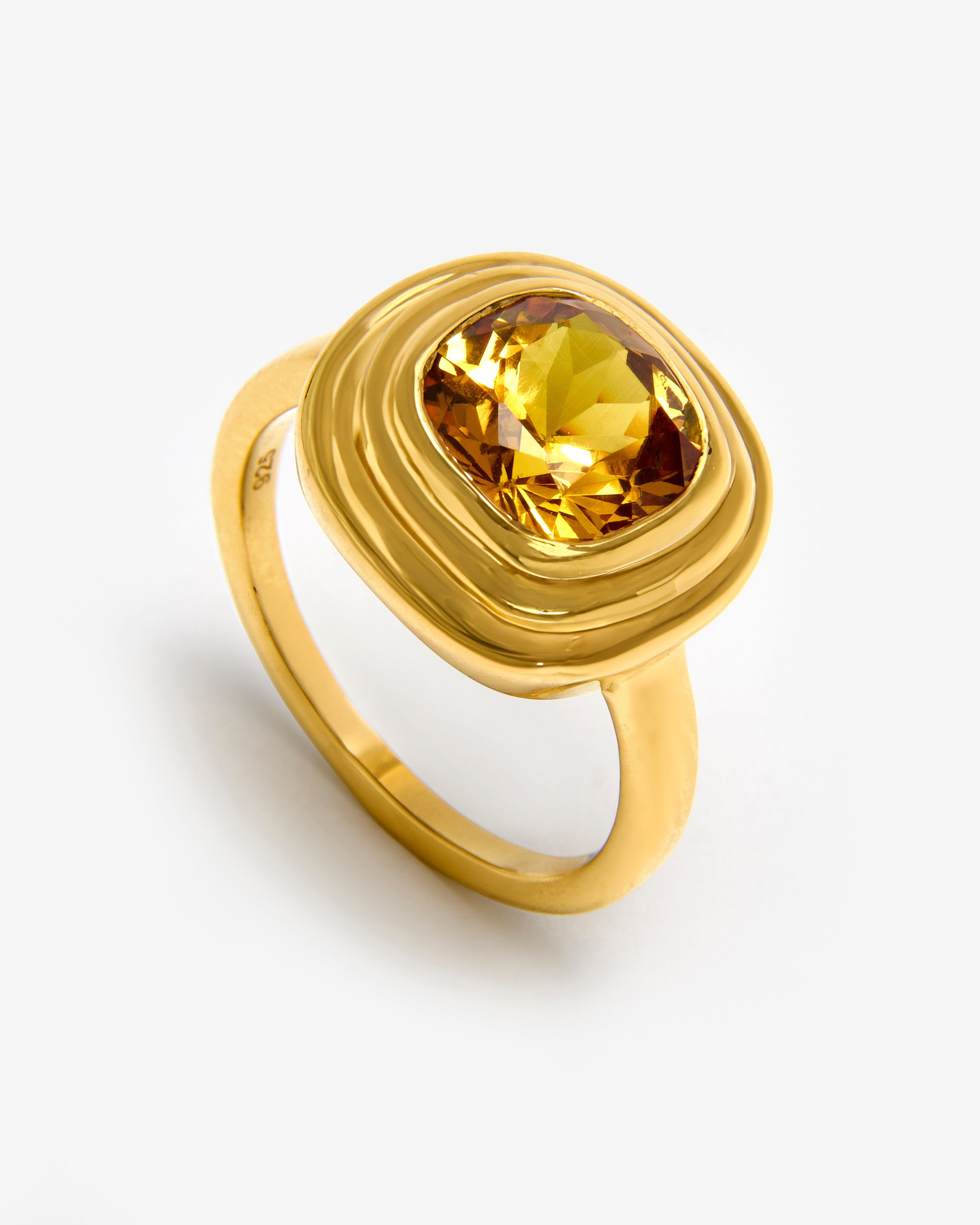 CITRINE SQUOVAL RIDGE RING